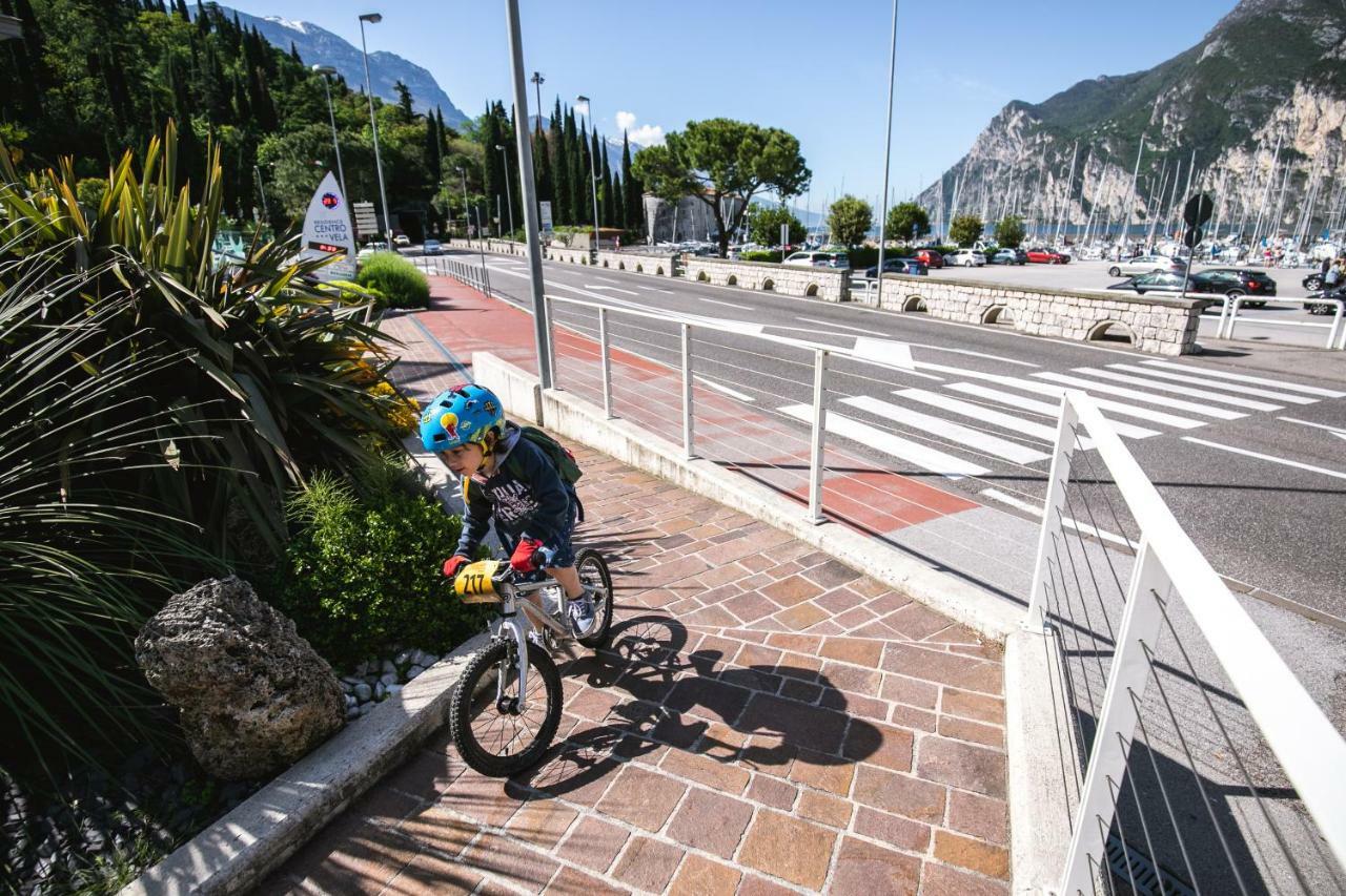 Residence Centro Vela Riva del Garda Ngoại thất bức ảnh