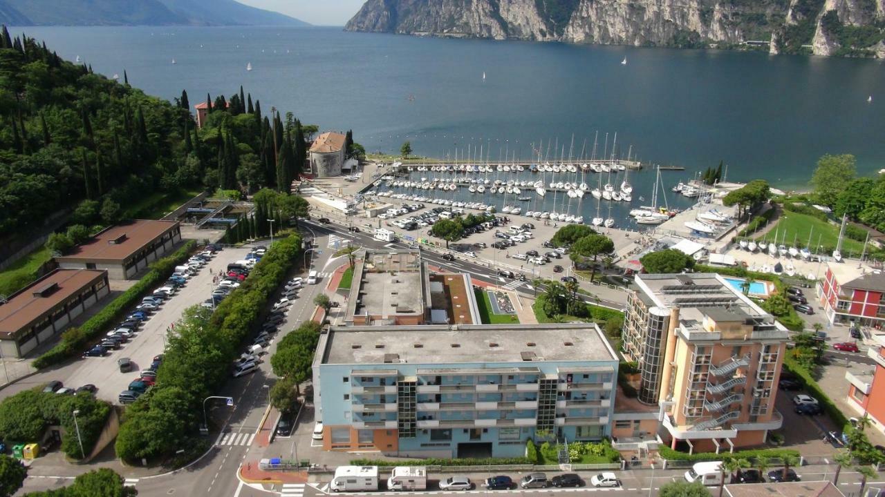 Residence Centro Vela Riva del Garda Ngoại thất bức ảnh